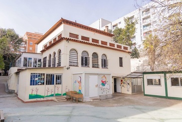 Imatge de l'edifici de l'Escola d'Educació especial Lexia.