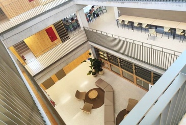 Imatge del nou edifici de l'Institut Vallcarca.