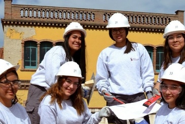 Imatge d'alumnes de Construcció de l'Escola del Treball.