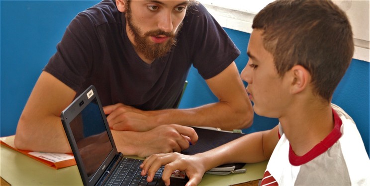 El Programa Èxit de suport educatiu continua funcionant en línia per  avançar en la igualtat d'oportunitats