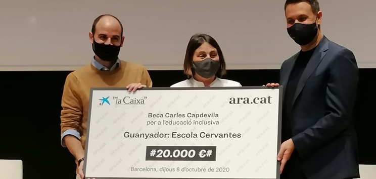 Magda Martí i Nil Varutel van recollir el premi ahir en un acte al Cosmocaixa.(Imatge: Diari Ara)